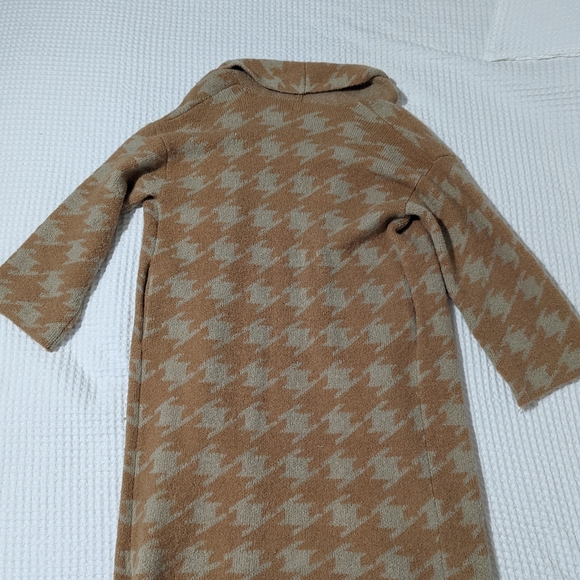 Brown/Tan Robe - Picture 2 of 3